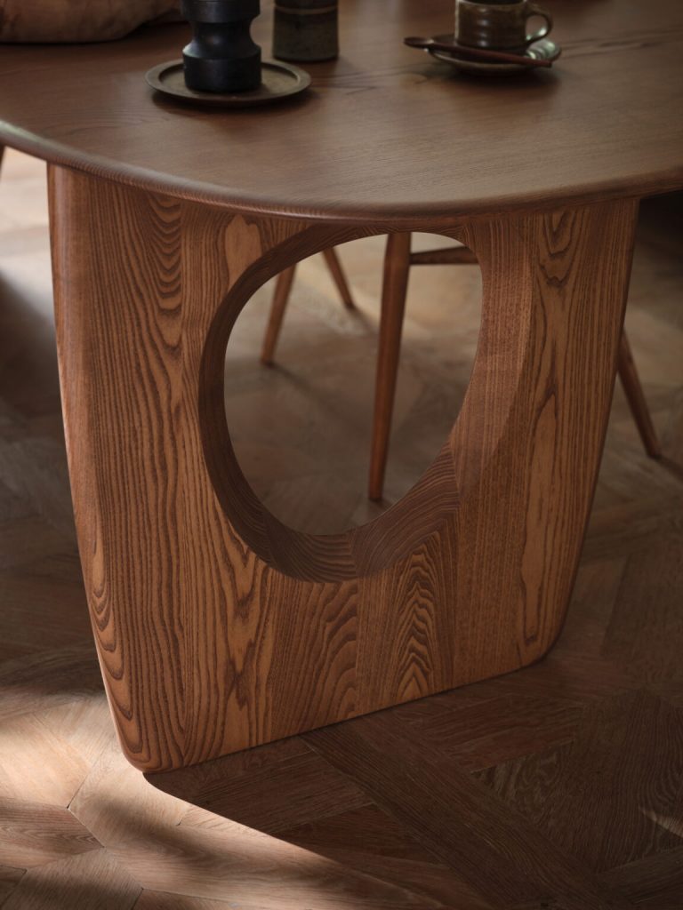 HIGHMOOR EXTENDING TABLE by Benjamin Stanton by ercol